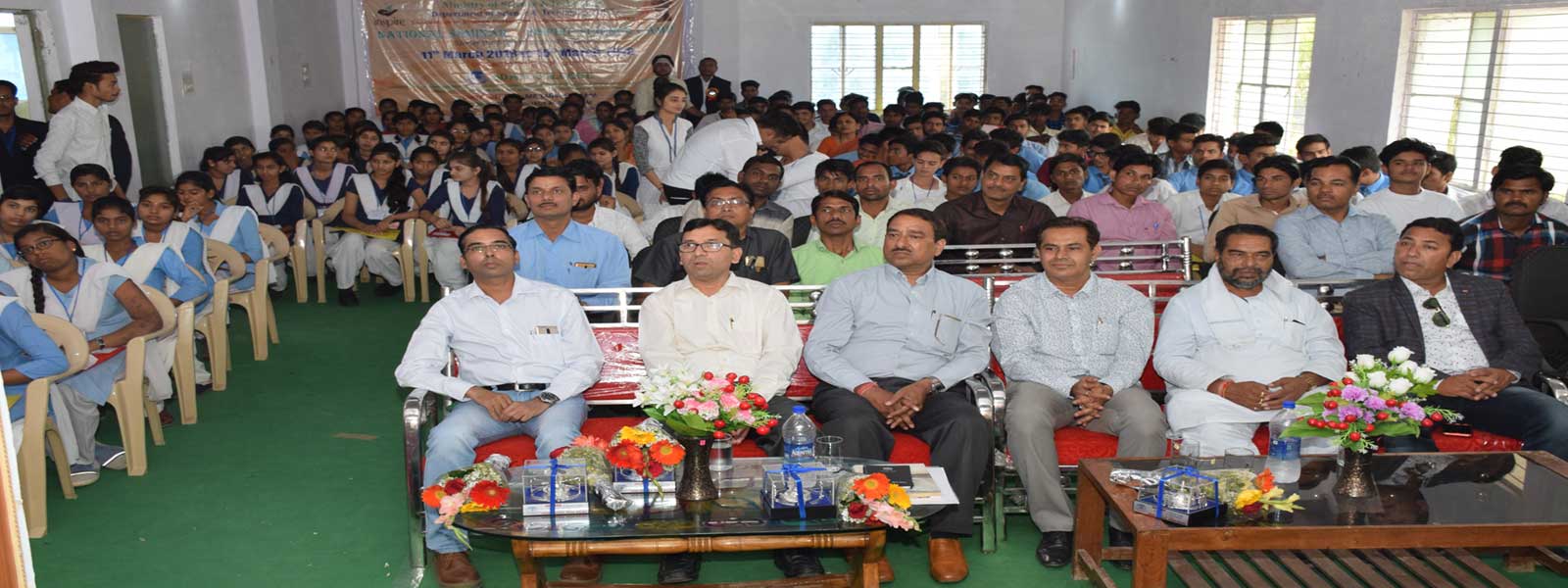 <div class='slider_caption'>
                                                     <h1>SDAM College, Seoni  Malwa, Hoshagabad</h1>
                                                     <a class='slider-readmore' href=''>
                                                                                                          </a>
                                                     </div>