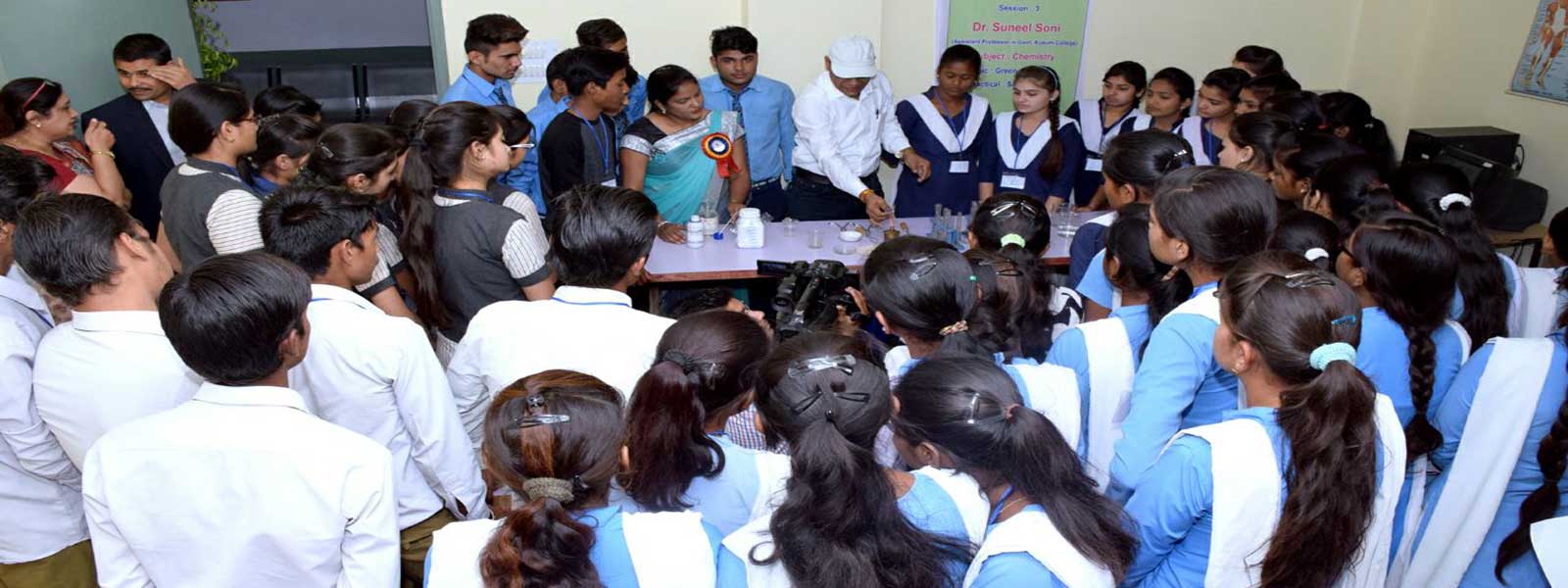 <div class='slider_caption'>
                                                     <h1>SDAM College, Seoni  Malwa, Hoshagabad</h1>
                                                     <a class='slider-readmore' href=''>
                                                                                                          </a>
                                                     </div>
